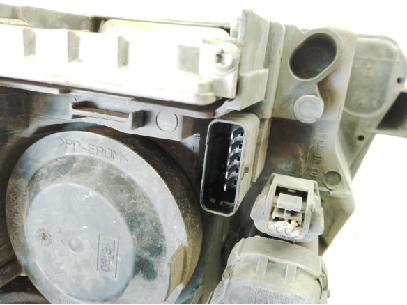 7701064405 FARO DERECHO RENAULT ESPACE IV (JK0/1_)|Desguaces La Cabaña