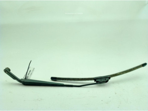 8250A200 BRAZO LIMPIAPARABRISAS DEL IZQ MITSUBISHI MONTERO IV (V8_W, V9_W)|Desguaces La Cabaña