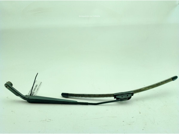 8250A200 BRAZO LIMPIAPARABRISAS DEL IZQ MITSUBISHI MONTERO IV (V8_W, V9_W)|Desguaces La Cabaña