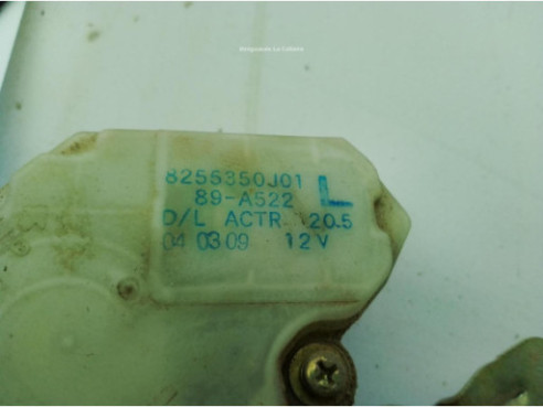 8255350J01 CERRADURA PUERTA LAT TRA IZQ NISSAN TERRANO II (R20)|Desguaces La Cabaña