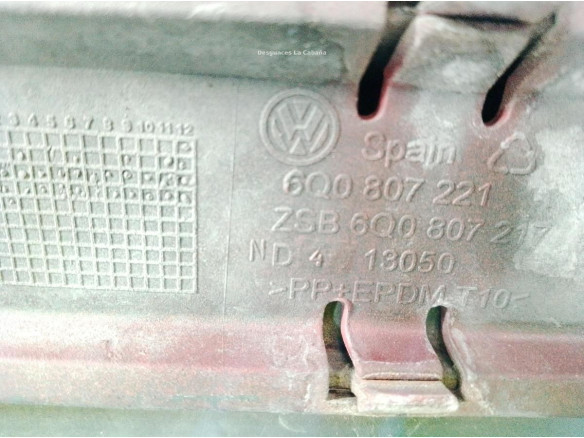6Q0807217  GRU PARAGOLPES DEL VW POLO (9N_)|Desguaces La Cabaña