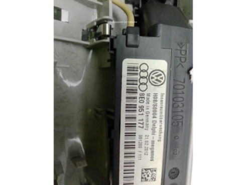 8E0951177 PLAFON DEL SEAT EXEO (3R2)|Desguaces La Cabaña
