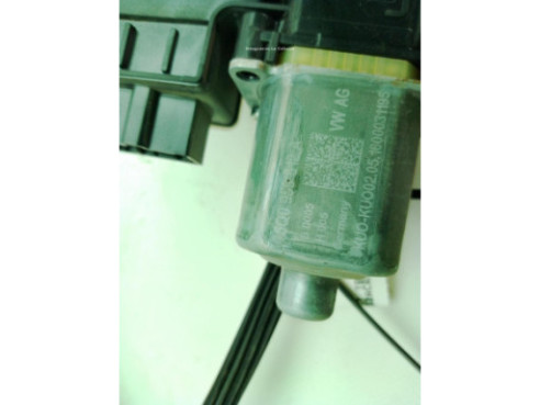 5F9839462D, 5Q0959812A ELEVALUNAS PUERTA LAT TRA DER SEAT LEON ST (5F8)|Desguaces La Cabaña