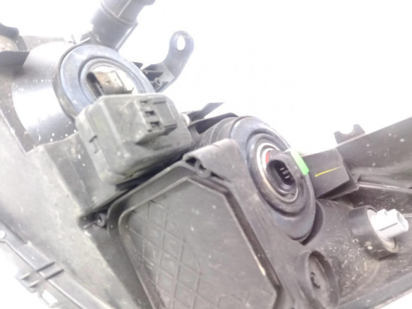 8113042311 FARO DERECHO TOYOTA RAV 4 III (_A3_)|Desguaces La Cabaña
