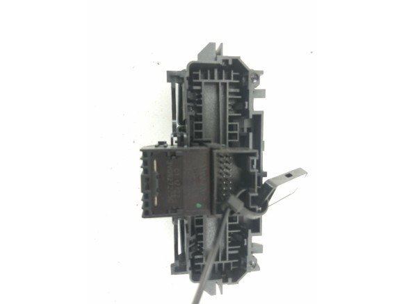 3V0927225C INTERRUPTOR FRENO MANO ELECTRICO SKODA SUPERB III Ranchera familiar (3V5) |Desguaces La Cabaña