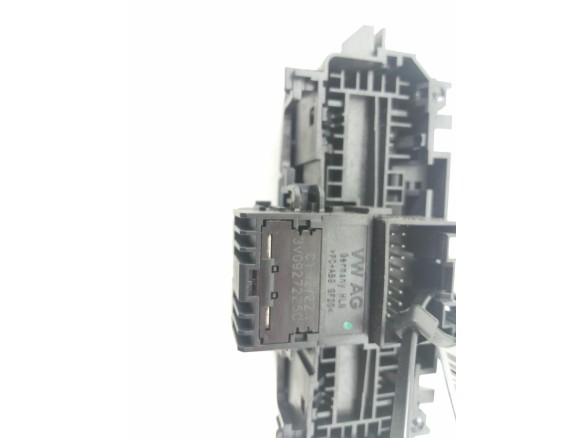 3V0927225C INTERRUPTOR FRENO MANO ELECTRICO SKODA SUPERB III Ranchera familiar (3V5) |Desguaces La Cabaña