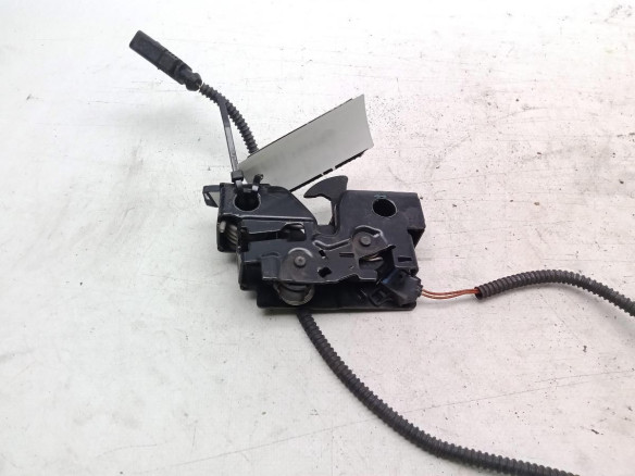 575823509A CERRADURA CAPO SEAT ATECA (KH7)|Desguaces La Cabaña