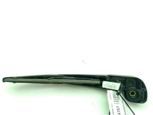 8524152140 BRAZO LIMPIAPARABRISAS TRA PORTÓN TOYOTA URBAN CRUISER (_P1_)|Desguaces La Cabaña