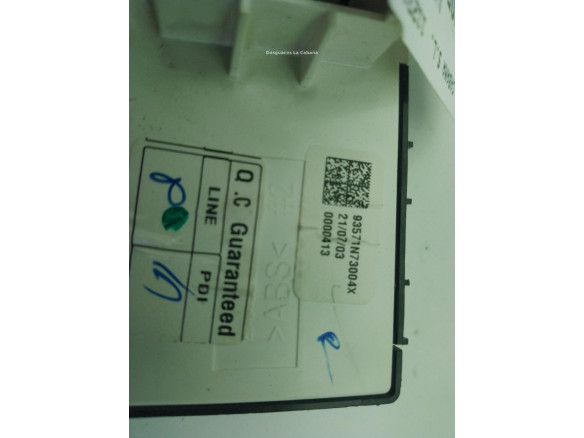 93571N73004X MANDO ELEVALUNAS PUERTA LAT DEL IZQ HYUNDAI TUCSON (NX4E, NX4A)|Desguaces La Cabaña