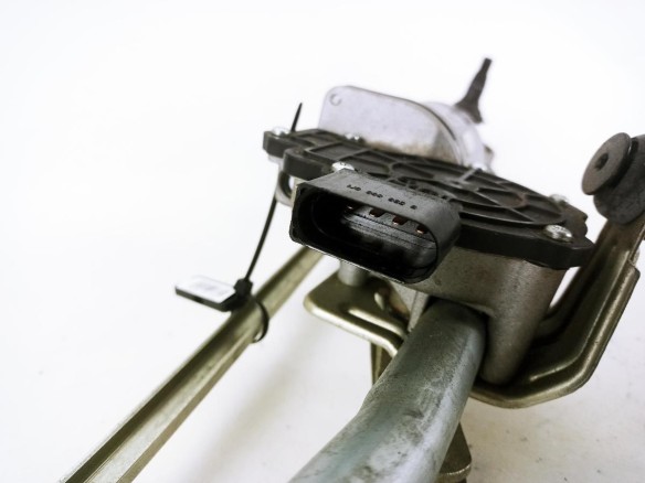 81B955119 MOTOR LIMPIAPARABRISAS DEL AUDI Q2 (GAB) |Desguaces La Cabaña