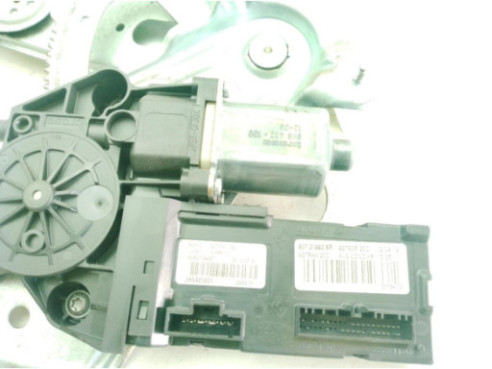 807218465R ELEVALUNAS PUERTA LAT DEL IZQ RENAULT MEGANE III Coupé (DZ0/1_)|Desguaces La Cabaña
