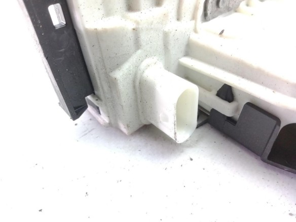A2040085999 CERRADURA PUERTA LAT TRA IZQ MERCEDES BENZ CLASE GLA (X156) |Desguaces La Cabaña