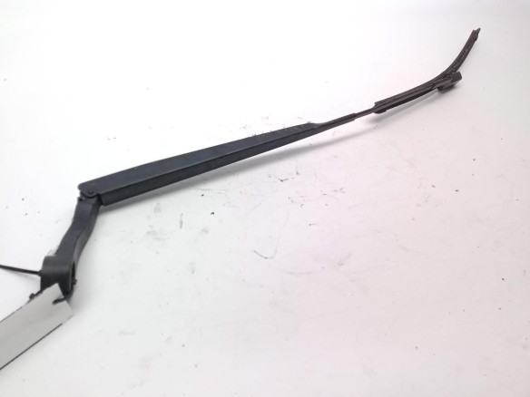 BRAZO LIMPIAPARABRISAS DEL DER OPEL ADAM (M13)|Desguaces La Cabaña