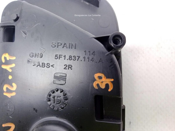5F1837114A MANILLA PUERTA LAT DEL DER INT SEAT LEON (5F1)|Desguaces La Cabaña