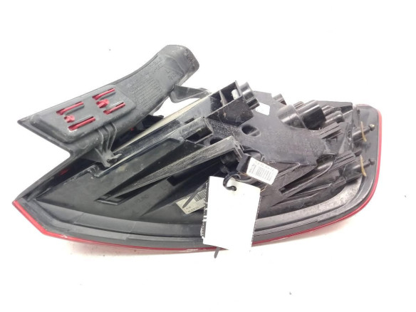 8V4945095D PILOTO TRA IZQ EXT AUDI A3 Sportback (8VA, 8VF)|Desguaces La Cabaña