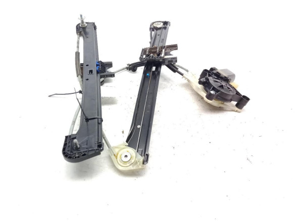 8V4837461 ELEVALUNAS PUERTA LAT DEL IZQ AUDI A3 Sportback (8VA, 8VF)|Desguaces La Cabaña