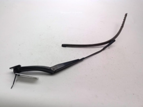 8V1955407C 1P9 BRAZO LIMPIAPARABRISAS DEL IZQ AUDI A3 Sportback (8VA, 8VF)|Desguaces La Cabaña