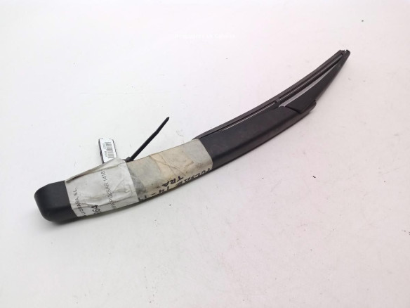 BRAZO LIMPIAPARABRISAS TRA PORTÓN NISSAN PULSAR Fastback (C13)|Desguaces La Cabaña