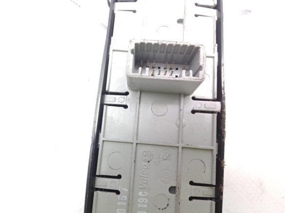 809610006R MANDO ELEVALUNAS PUERTA LAT DEL IZQ RENAULT LAGUNA III (BT0/1)|Desguaces La Cabaña