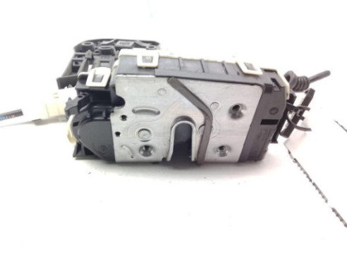 A2047302735 CERRADURA PUERTA LAT TRA IZQ MERCEDES BENZ CLASE A (W176)|Desguaces La Cabaña