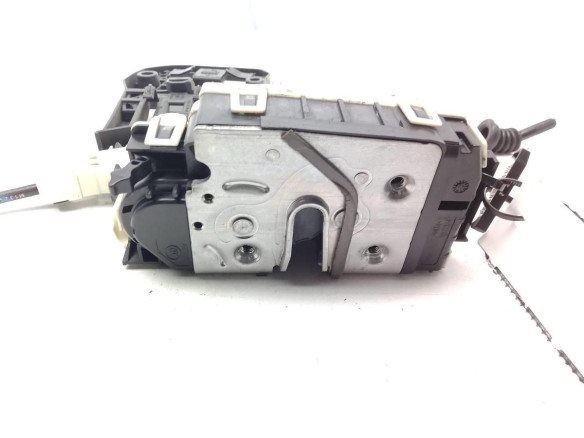 A2047302735 CERRADURA PUERTA LAT TRA IZQ MERCEDES BENZ CLASE A (W176)|Desguaces La Cabaña
