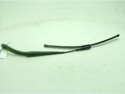 A1768200044 BRAZO LIMPIAPARABRISAS DEL IZQ MERCEDES BENZ CLASE A (W176)|Desguaces La Cabaña