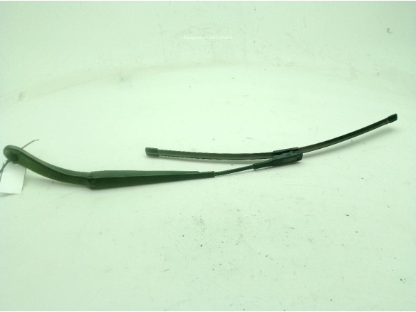 A1768200044 BRAZO LIMPIAPARABRISAS DEL IZQ MERCEDES BENZ CLASE A (W176)|Desguaces La Cabaña