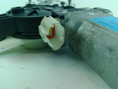 83402-C7010 ELEVALUNAS PUERTA LAT TRA DER HYUNDAI i20 (GB) |Desguaces La Cabaña