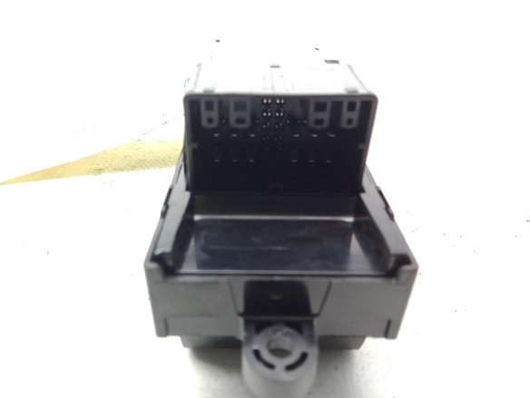 MANDO ELEVALUNAS PUERTA LAT DEL IZQ SUZUKI SX4 S-Cross (JY)|Desguaces La Cabaña