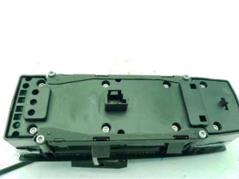 A1669054400 MANDO ELEVALUNAS PUERTA LAT DEL IZQ INFINITI Q30|Desguaces La Cabaña