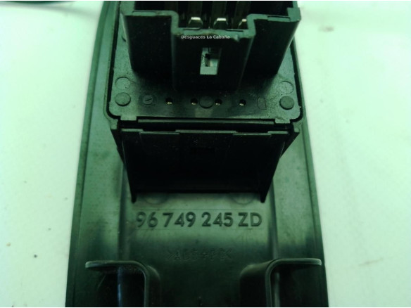 96749245ZD MANDO ELEVALUNAS PUERTA LAT DEL IZQ PEUGEOT 208|Desguaces La Cabaña