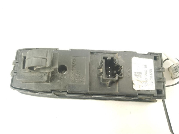 MANDO ELEVALUNAS PUERTA LAT DEL DER VOLVO FH II|Desguaces La Cabaña