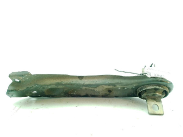   BRAZO SUSPENSION TRA DER INF LONGITUDINAL INFINITI Q30|Desguaces La Cabaña