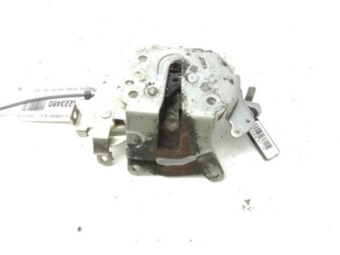 CERRADURA PORTON / TAPA MALETA NISSAN NV200 Furgón/ranchera familiar|Desguaces La Cabaña