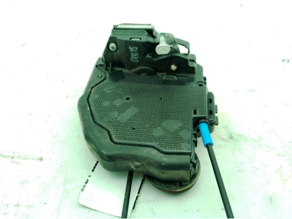 A084219 CERRADURA PUERTA LAT TRA IZQ TOYOTA AURIS (_E18_)|Desguaces La Cabaña