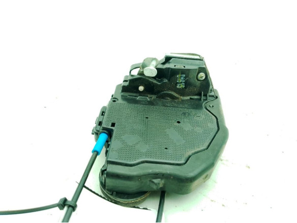 A084219 CERRADURA PUERTA LAT TRA DER TOYOTA AURIS (_E18_)|Desguaces La Cabaña