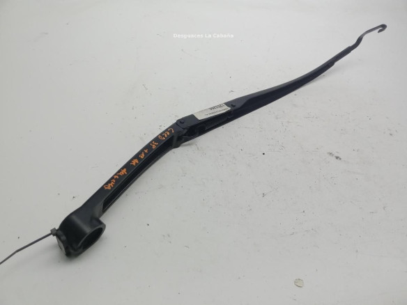 BRAZO LIMPIAPARABRISAS DEL DER KIA CEE'D (JD)|Desguaces La Cabaña