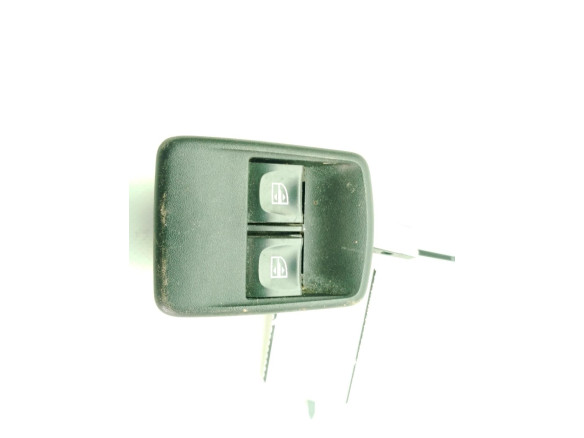 254118044R MANDO ELEVALUNAS PUERTA LAT DEL IZQ NISSAN NV300 Furgón (X82)|Desguaces La Cabaña