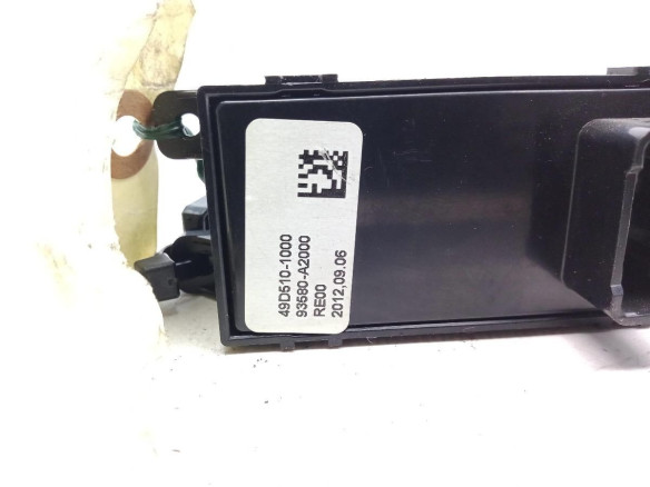49D5101000 MANDO ELEVALUNAS PUERTA LAT DEL DER KIA CEE'D (JD) |Desguaces La Cabaña