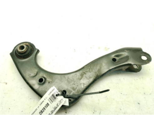 BRAZO SUSPENSION TRA IZQ INF TOYOTA COROLLA Ranchera familiar (_E21_)|Desguaces La Cabaña