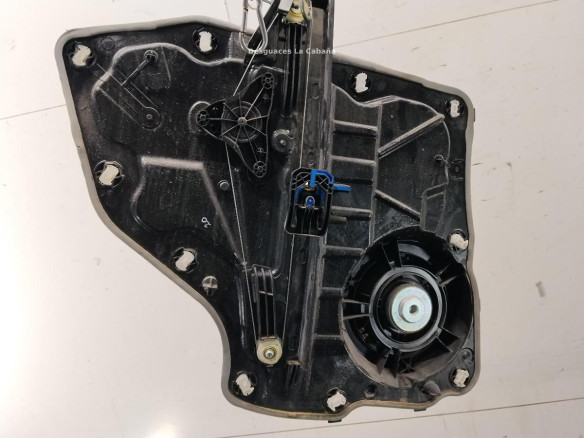 2500809 ELEVALUNAS PUERTA LAT TRA DER FORD FOCUS IV (HN)|Desguaces La Cabaña