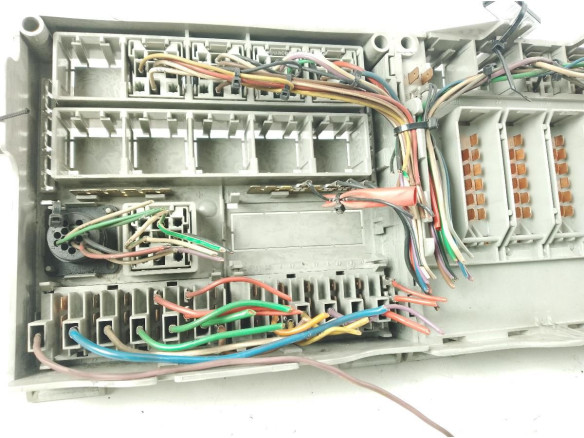 1498931 CAJA FUSIBLES INTERIOR (BSI) SCANIA R|Desguaces La Cabaña