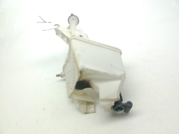   BOTE LIMPIAPARABRISAS NISSAN JUKE (F15)|Desguaces La Cabaña