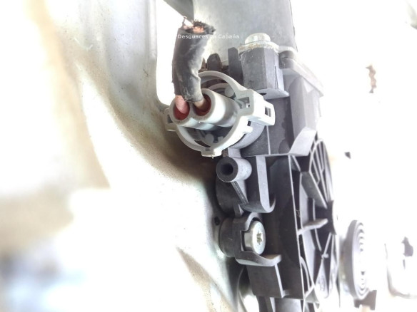 824803U120 ELEVALUNAS PUERTA LAT DEL DER KIA SPORTAGE (SL) |Desguaces La Cabaña