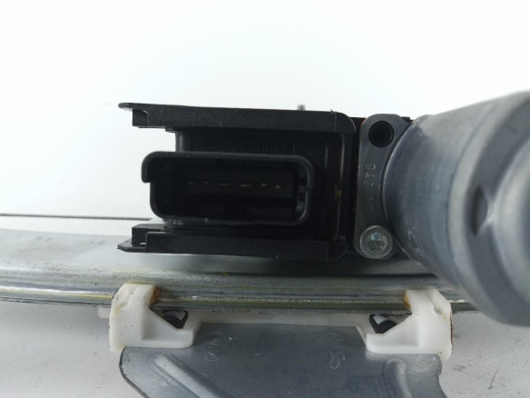 9806088580 ELEVALUNAS PUERTA LAT TRA DER PEUGEOT 2008|Desguaces La Cabaña