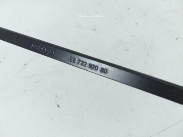 967329280 BRAZO LIMPIAPARABRISAS DEL IZQ PEUGEOT 2008|Desguaces La Cabaña