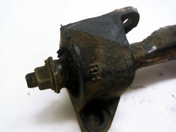 30Z0046 BRAZO SUSPENSION DEL DER INF SSANGYONG KORANDO (CK)|Desguaces La Cabaña