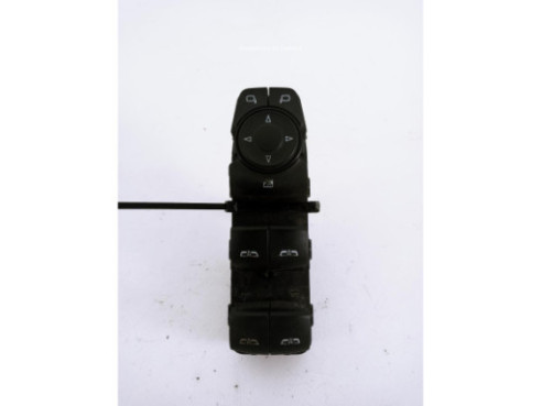 84210049 MANDO ELEVALUNAS PUERTA LAT DEL IZQ OPEL INSIGNIA B Grand Sport (Z18)|Desguaces La Cabaña