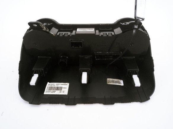 97250H8220 MANDO CLIMA KIA STONIC (YB)|Desguaces La Cabaña