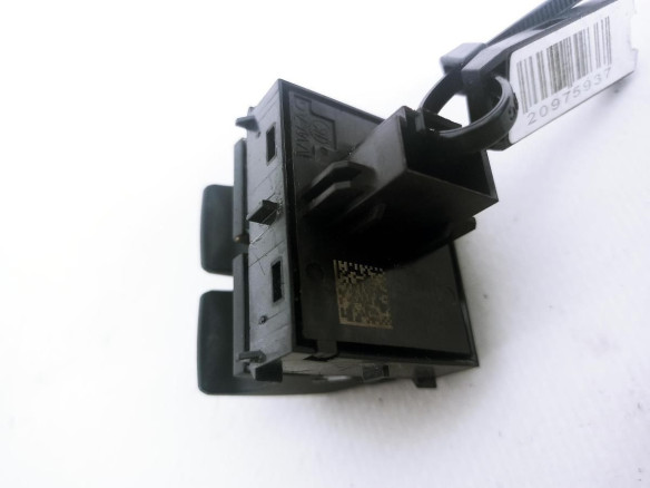 5G0959858D MANDO ELEVALUNAS PUERTA LAT DEL IZQ MAN TGE Furgon|Desguaces La Cabaña